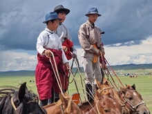 Mongolei 2023, Teil 1: Adler und Pferde, Westmongolei - Foto 10